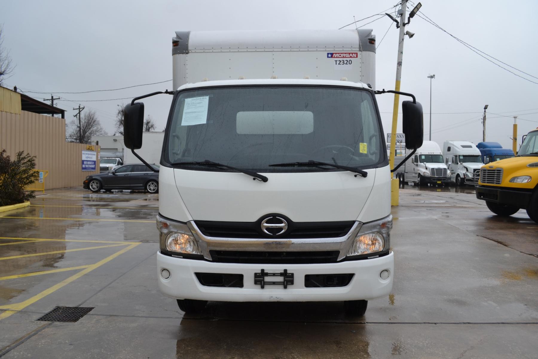 2019 WHITE HINO 155 with an JO5E-TP 5.1L 210HP TURBO CHARGED DIESEL engine, AISIN A465 6SPD AUTOMATIC transmission, located at 9172 North Fwy, Houston, TX, 77037, (713) 910-6868, 29.887470, -95.411903 - Photo #1